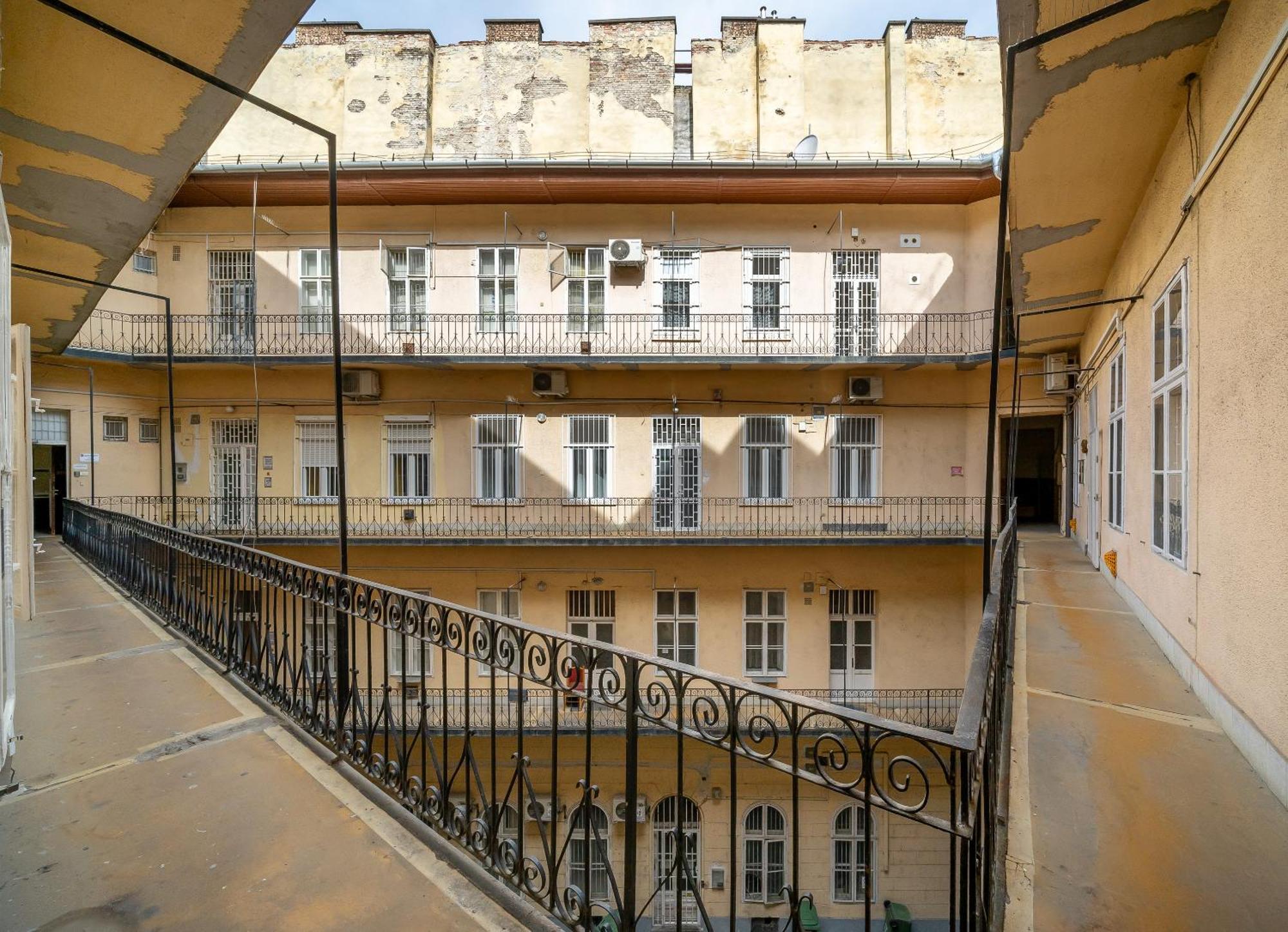 Oktogon Four Residence Budapest Exterior photo